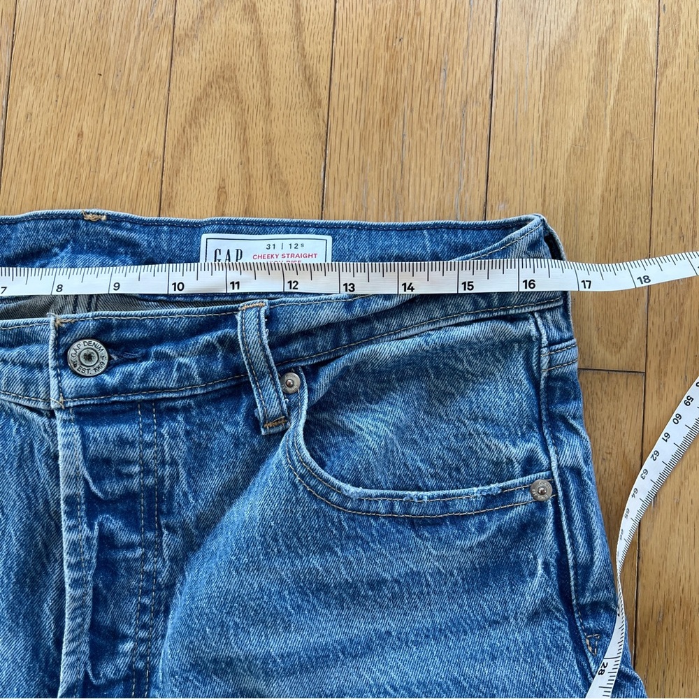 GAP women’s Cheeky Straight High Rise Jeans - Picture 4 of 9
